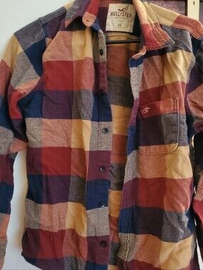 Hollister Vintage  Plaid Button-Up Shirt Jacket in Mustard, Burgundy & Navy